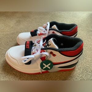 Nike White and Red Sneakers Classic Low-Top Design